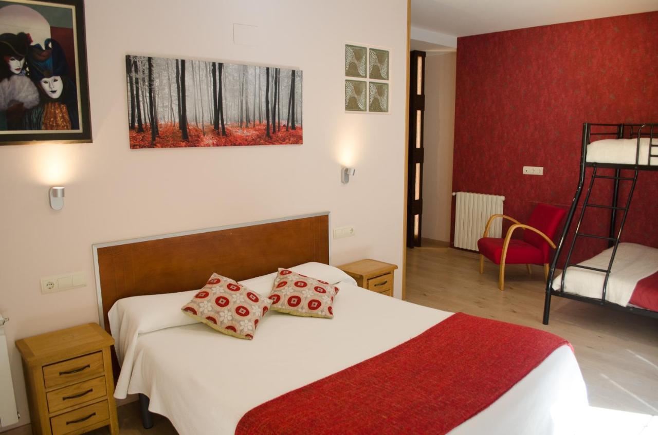 Hotel Jaques Jaca Exteriör bild